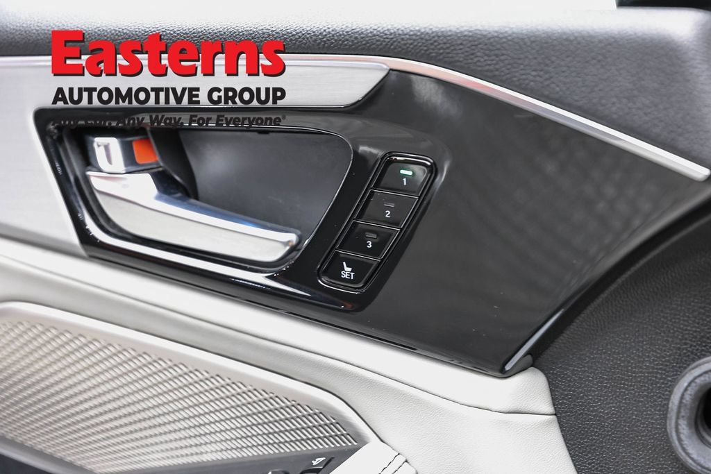 Used 2023 Acura MDX w/ Technology Package AWD/4WD image 21