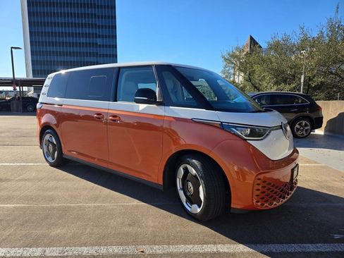 Used 2025 Volkswagen ID. Buzz Pro S Plus image 3