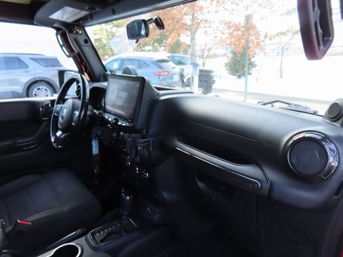 Used 2011 Jeep Wrangler Unlimited Sport image 14