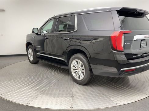 Used 2021 GMC Yukon SLT w/ SLT Premium Package image 4