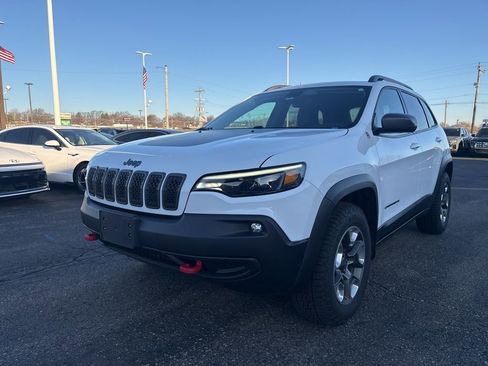 Used 2019 Jeep Cherokee Trailhawk w/ Comfort/Convenience Group image 1