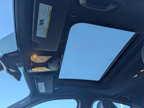 Used 2025 BMW 330i Sedan image 19