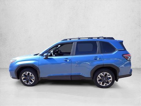 Certified 2025 Subaru Forester w/ Convenience Package #1 AWD/4WD image 2
