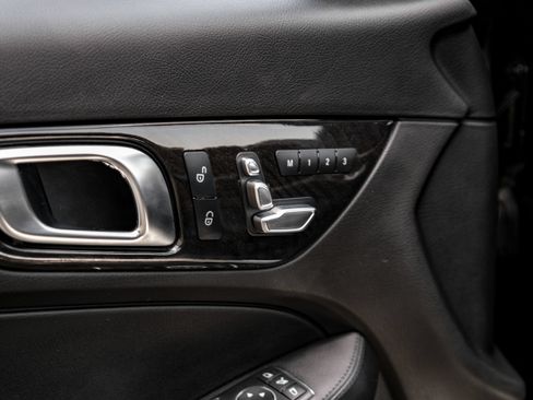 Used 2017 Mercedes-Benz SLC 300 image 37