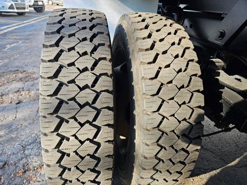 Used 2014 Ford F550 4x4 Regular Cab Super Duty image 11