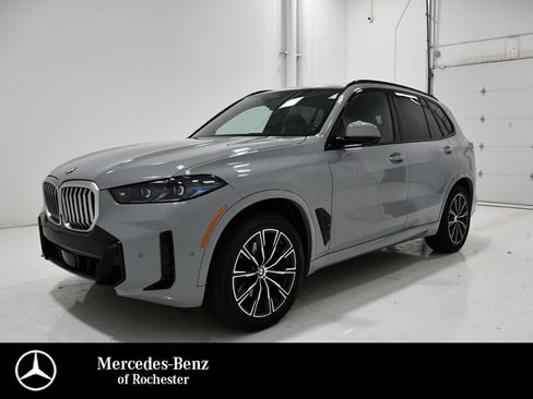 Used 2024 BMW X5 xDrive40i w/ M Sport Package AWD/4WD image 1