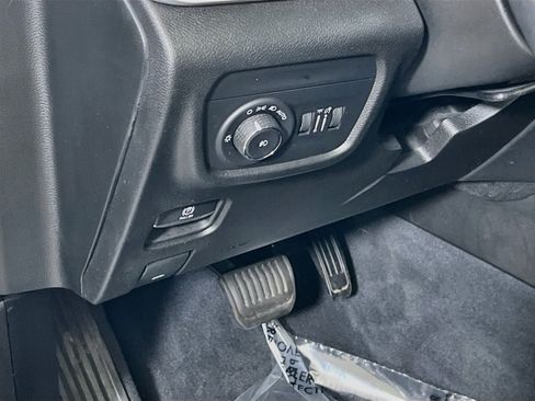 Used 2023 Jeep Grand Cherokee L Limited AWD/4WD image 10