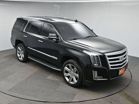 Used 2019 Cadillac Escalade Luxury image 56