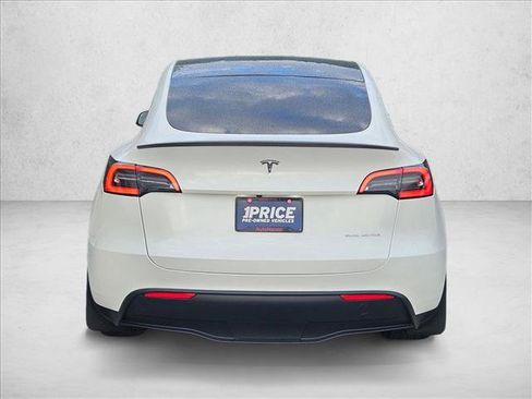Used 2022 Tesla Model Y Long Range AWD/4WD image 6