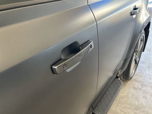 Used 2023 Land Rover Defender 110 Carpathian Edition image 18