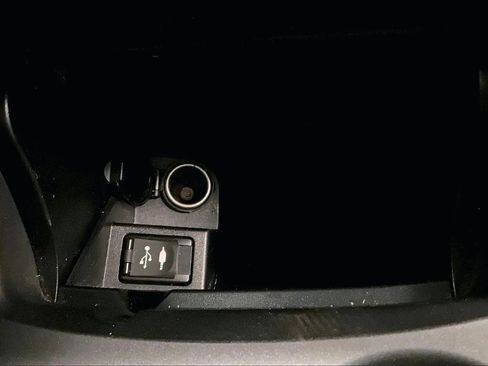 Used 2016 Toyota Camry LE image 32