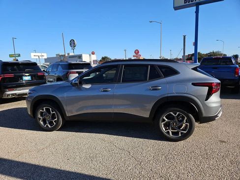 Used 2026 Chevrolet Trax LT w/ Driver Confidence Package FWD image 5