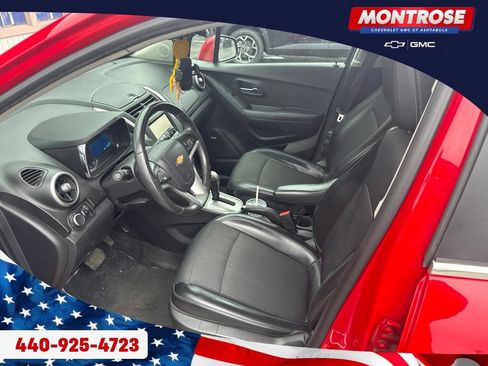 Used 2015 Chevrolet Trax LT w/ LT Sun and Sound Package AWD/4WD image 3