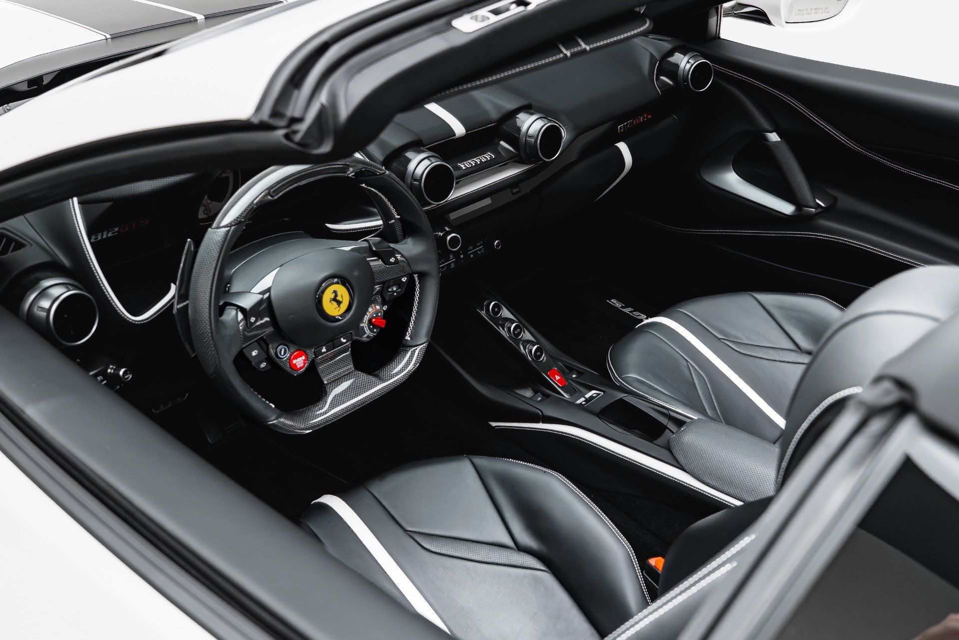 Used 2022 Ferrari 812 GTS RWD image 35