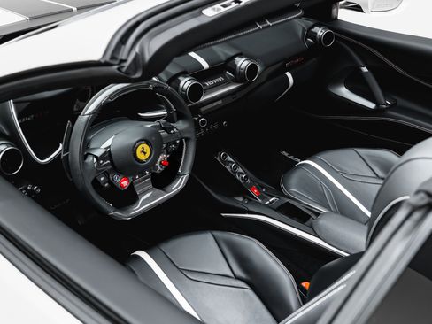Used 2022 Ferrari 812 GTS RWD image 35