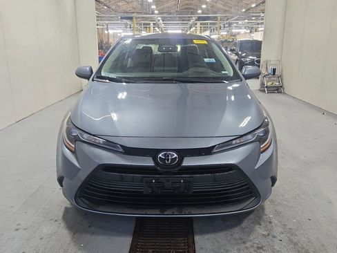 Used 2023 Toyota Corolla LE image 2