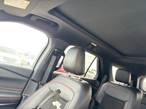 Used 2023 Ford Explorer ST-Line w/ Class IV Trailer Tow Package AWD/4WD image 33