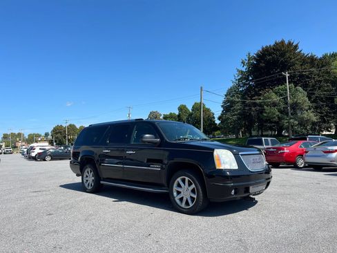 Used 2012 GMC Yukon XL Denali AWD/4WD image 1