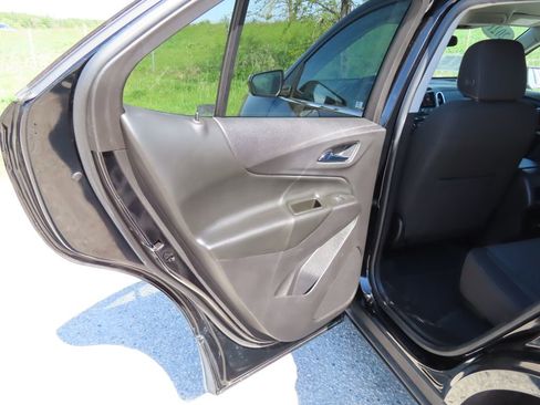 Used 2021 Chevrolet Equinox LT AWD/4WD image 27
