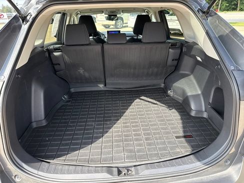 Used 2023 Toyota RAV4 LE AWD/4WD image 16