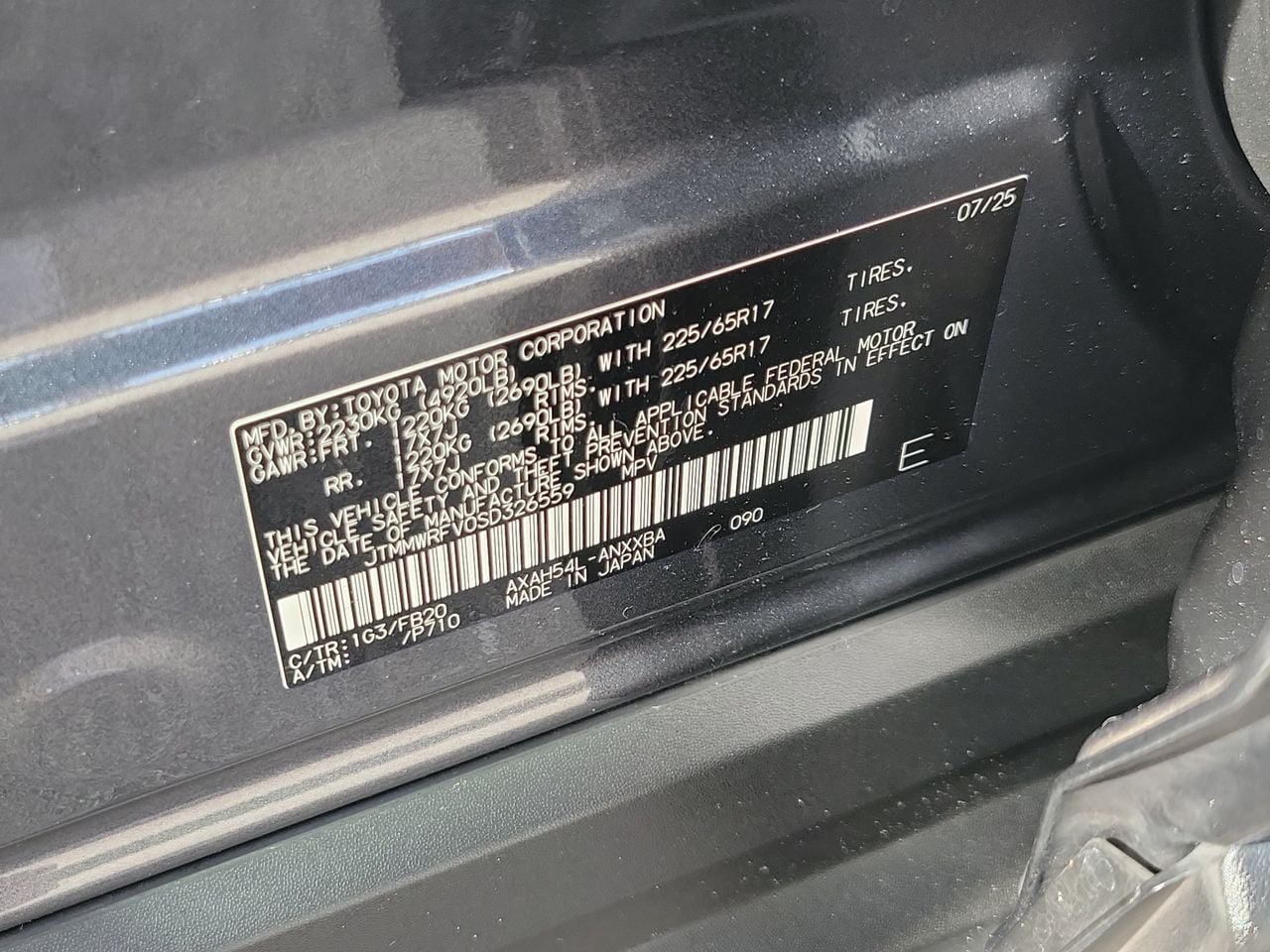 Used 2025 Toyota RAV4 LE AWD/4WD image 32