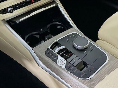 Used 2025 BMW 330i Sedan w/ Convenience Package image 17