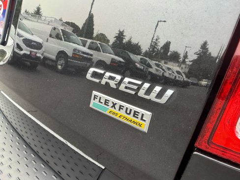 Used 2017 Dodge Grand Caravan Crew FWD image 7