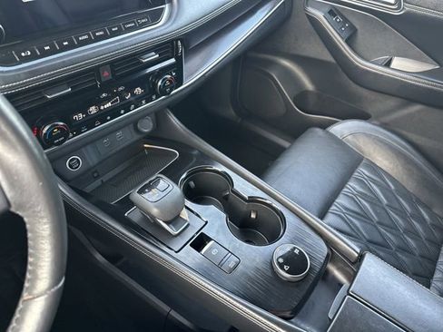 Used 2023 Nissan Rogue Platinum w/ Platinum Premium Package image 37