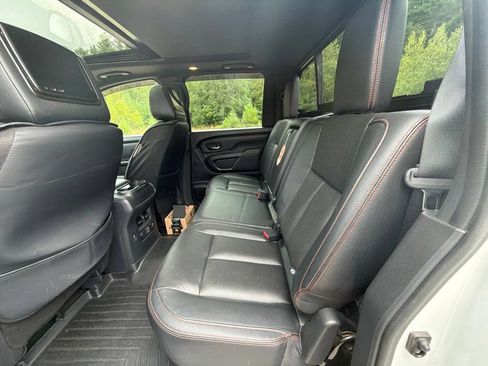 Used 2021 Nissan Titan PRO-4X w/ Pro-4x Convenience Package AWD/4WD image 7
