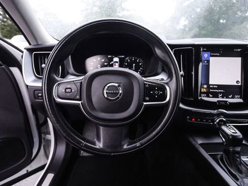 Used 2020 Volvo XC60 T5 Momentum AWD/4WD image 35