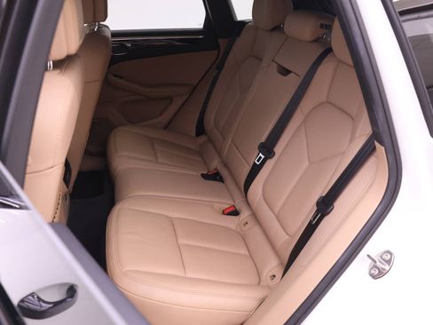 Used 2020 Porsche Macan image 18