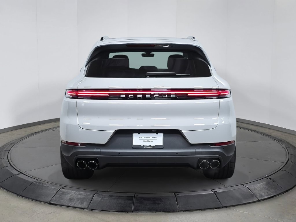 Certified 2026 Porsche Cayenne AWD/4WD image 6