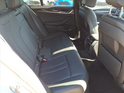 Used 2019 BMW 530e w/ Convenience Package image 12