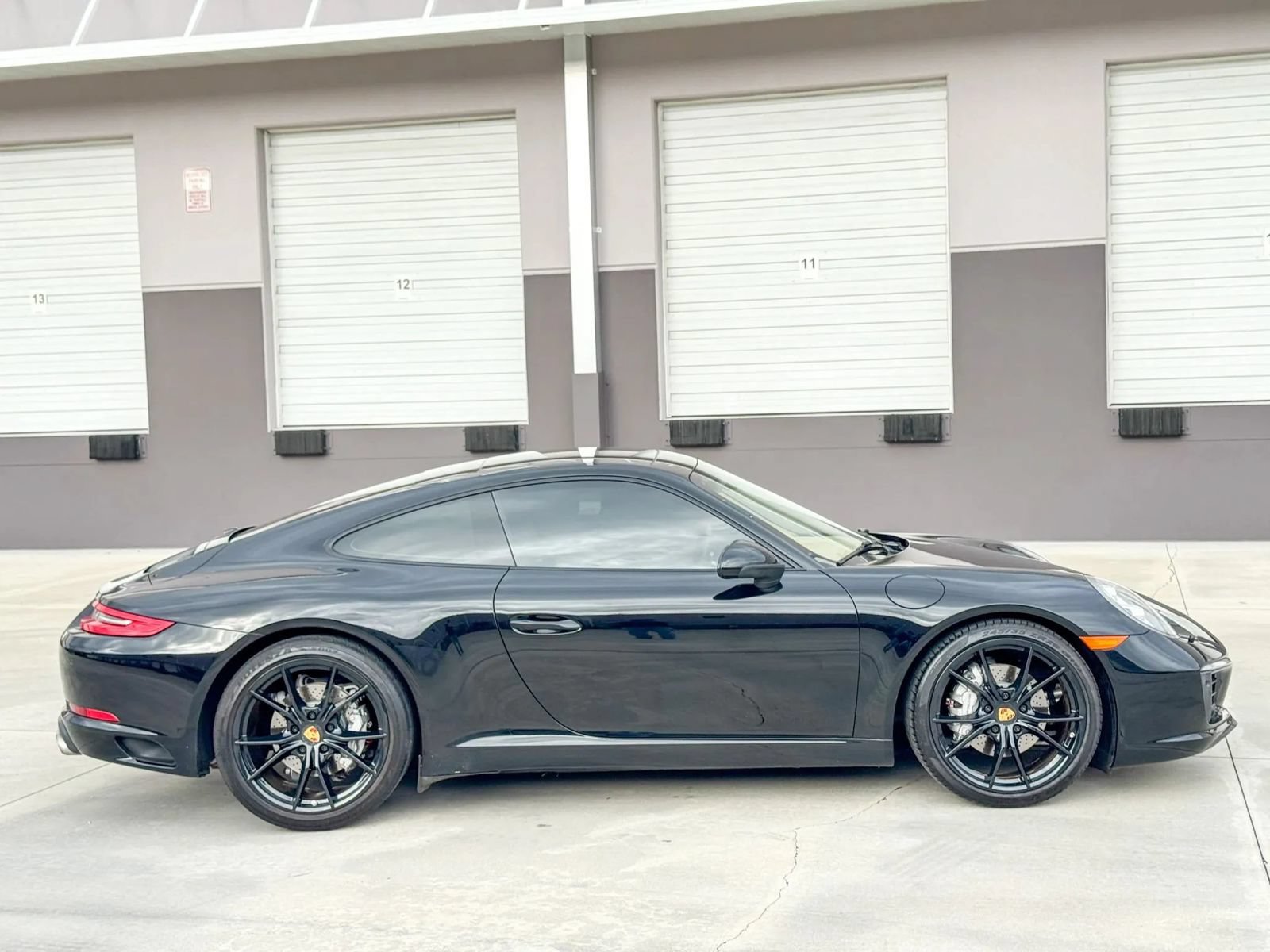 Used 2017 Porsche 911 Carrera RWD image 2