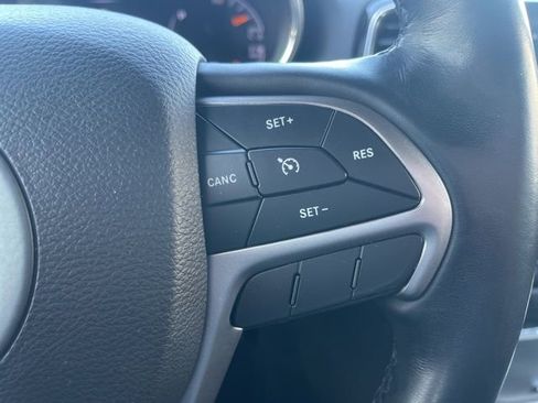 Used 2021 Jeep Grand Cherokee Laredo X image 25