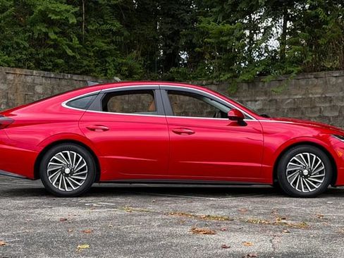 Used 2021 Hyundai Sonata Limited FWD image 3
