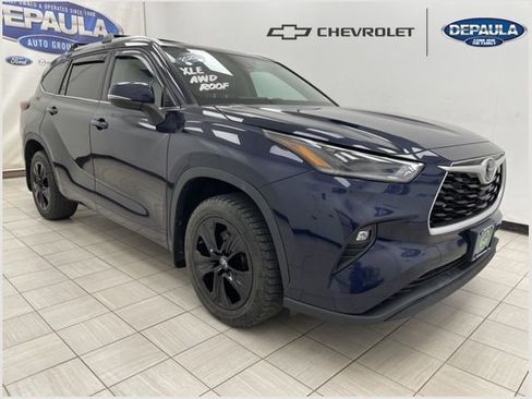 Used 2021 Toyota Highlander XLE AWD/4WD image 1