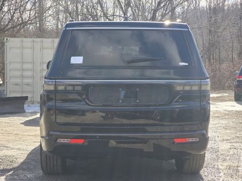New 2026 Jeep Grand Wagoneer 4WD image 10