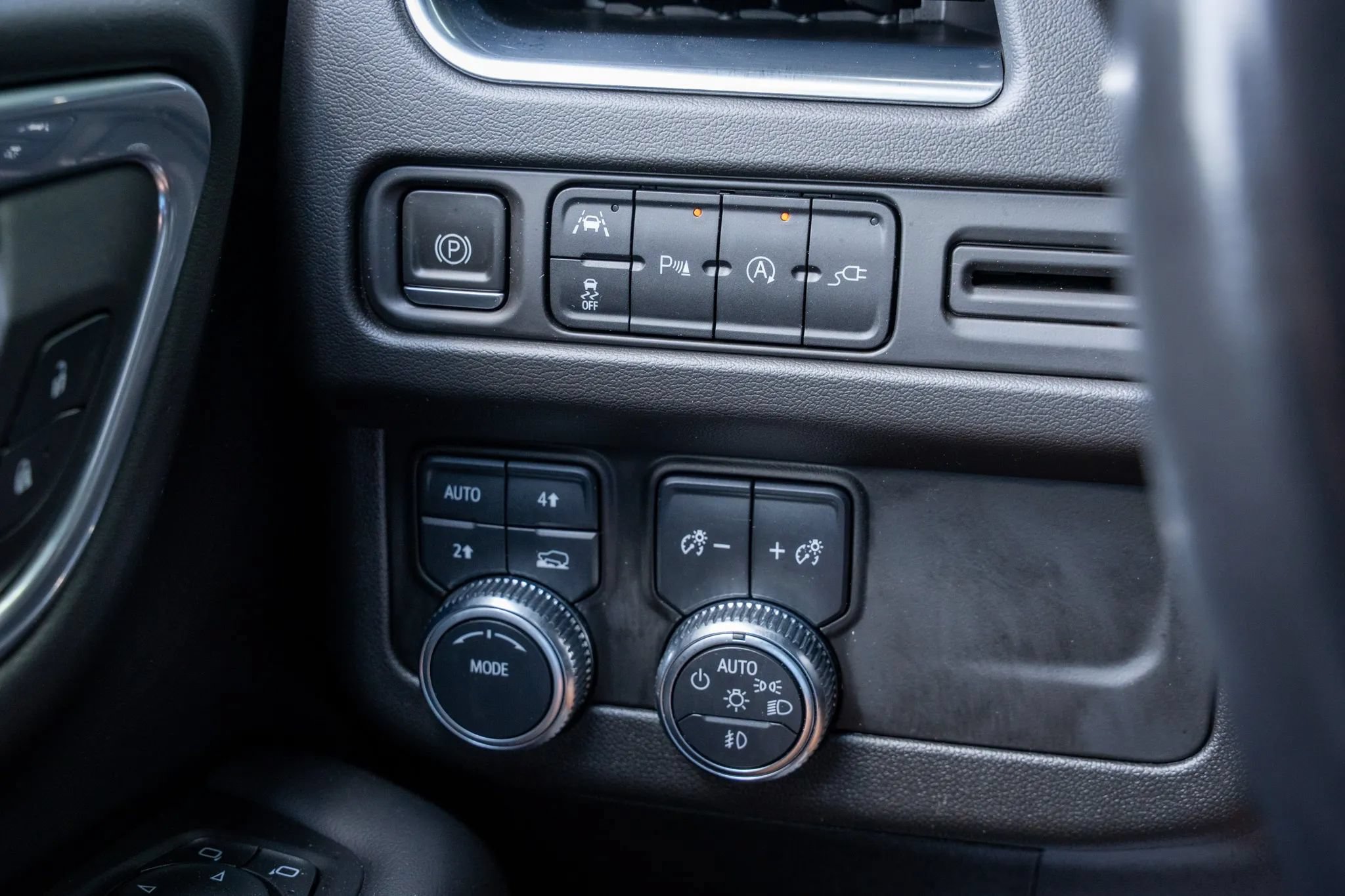 Used 2022 GMC Yukon XL SLT AWD/4WD image 27