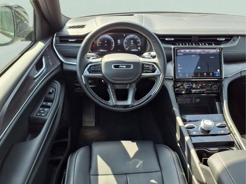 New 2025 Jeep Grand Cherokee L Overland w/ Advanced Protech Group III AWD/4WD image 14