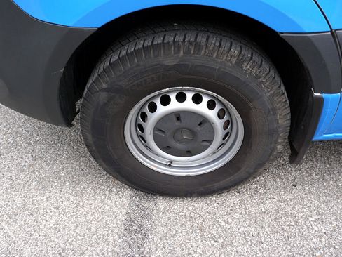 Used 2020 Mercedes-Benz Sprinter 2500 image 9