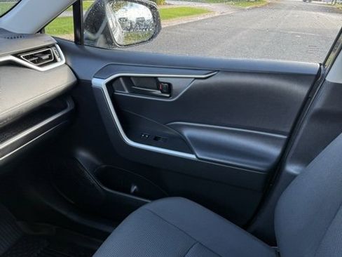 Certified 2025 Toyota RAV4 LE image 33