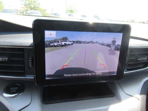 Used 2023 Ford Explorer XLT w/ Equipment Group 202A AWD/4WD image 27