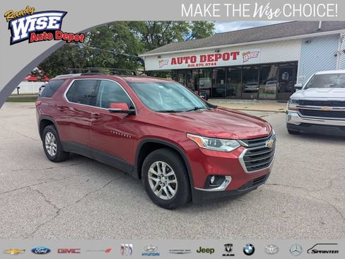 Used 2018 Chevrolet Traverse LT FWD image 1