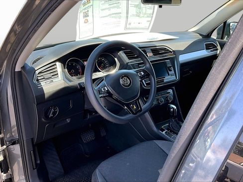Used 2019 Volkswagen Tiguan S FWD image 8