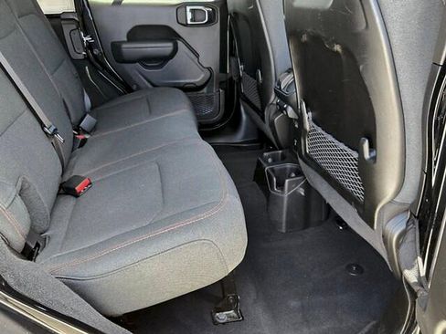 Used 2026 Jeep Wrangler Unlimited Rubicon AWD/4WD image 14