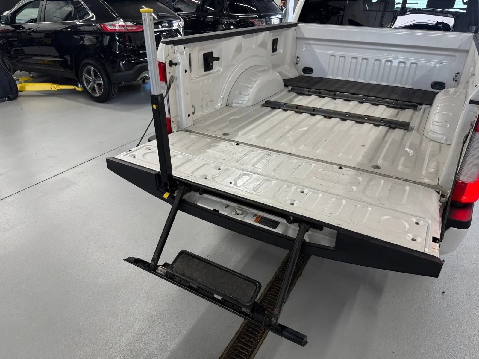 Used 2017 Ford F350 Platinum w/ Platinum Ultimate Package AWD/4WD image 44