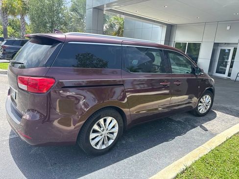 Used 2018 Kia Sedona EX FWD image 3