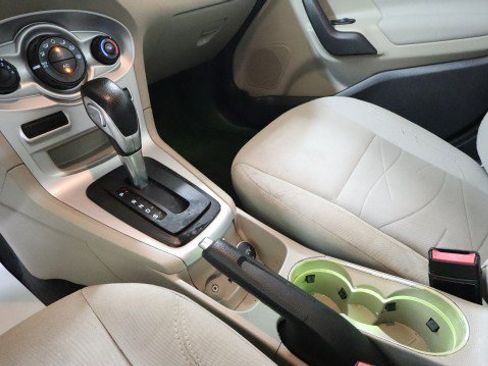 Used 2014 Ford Fiesta SE FWD image 14