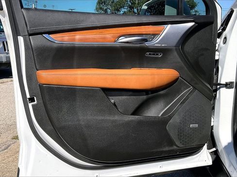 Used 2020 Cadillac XT5 Premium Luxury image 17